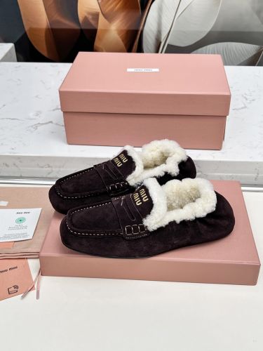 ミュウミュウ モカシン コピー 秋冬 暖かい スエードローファー レディースシューズ