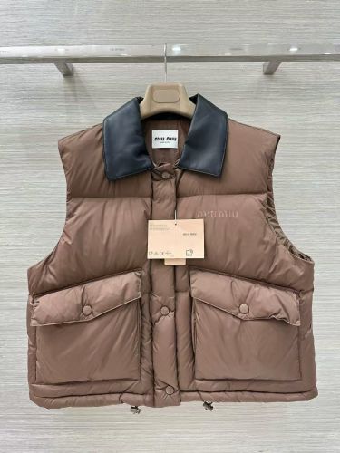 上品 カジュアル ダウンベスト ミュウミュウ ダウンジャケット コピー ブラウン