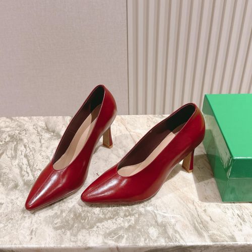 ボッテガ・ヴェネタ パンプス コピー 洗練された エレガント ポインテッドトゥ レッド