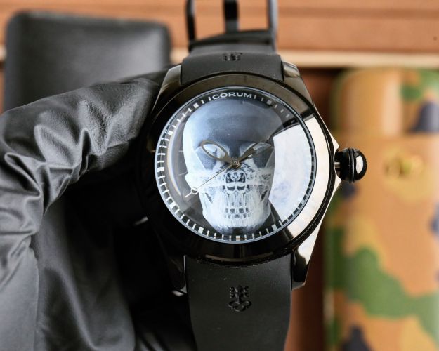 コルム 時計 コピー 46mm 注目される メンズウォッチ アース 腕時計