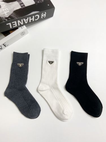 洗練された コットン 3足セット ソックス プラダ 靴下 偽物 合わせやすい