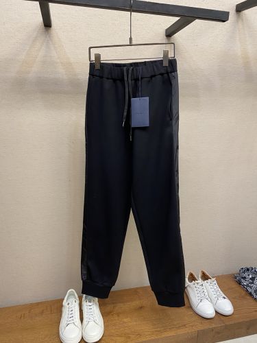カジュアル ジョガーパンツ プラダ パンツ 偽物 トライアングルロゴ付き