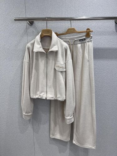 クロップドジャケット＆イージーパンツ ミュウミュウ セットアップ コピー ベージュ