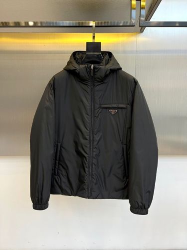 プラダ ジャケット 偽物 洗練された 上品 中綿入り フーデッドブルゾン ナイロン ブラック