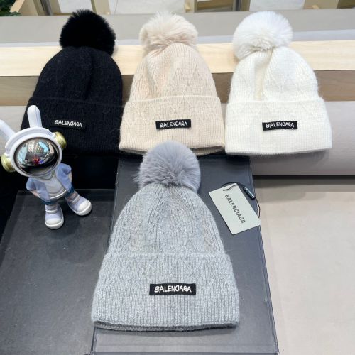 ロゴパッチ ポンポン付き ビーニー バレンシアガ キャップ 偽物 裏起毛 ニットキャップ