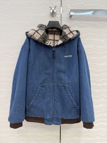 リバーシブル デニム＆ボア フーデッドジャケット ミュウミュウ ジャケット 偽物 