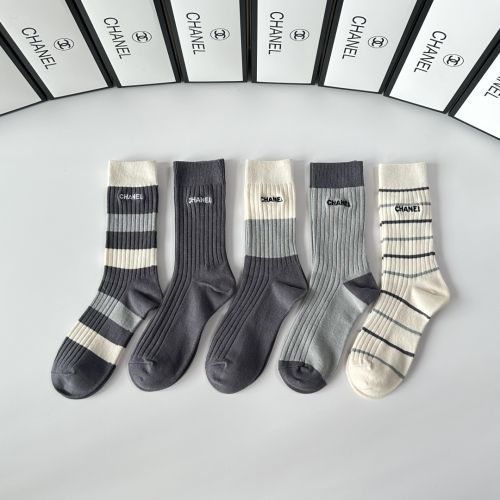 CHANEL ロゴ入り ラインソックス グレー グレー（灰色）系 CHANEL(シャネル) タイツ・ソックス(レディース