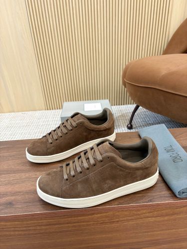 上品 シンプル トムフォード スニーカー コピー 合わせやすい ローカットスニーカー