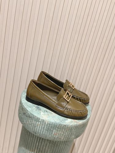 人気 バゲット レザー ローファー フェンディ モカシン コピー グリーン
