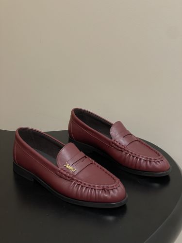 エレガント YSL イヴ・サンローラン モカシン スーパーコピー 人気 ル・ローファー レッド