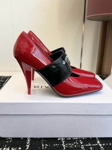 ジバンシィ スーパーコピー スライスドスクエア GIVENCHYテープ パンプス パテントレザー レッド