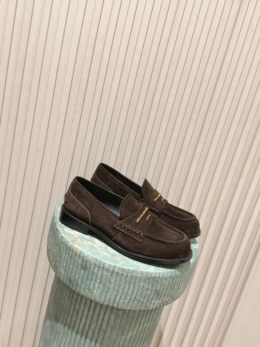 上品 洗練された スエード ローファー アレキサンダーワング 靴 スーパーコピー ダークブラウン