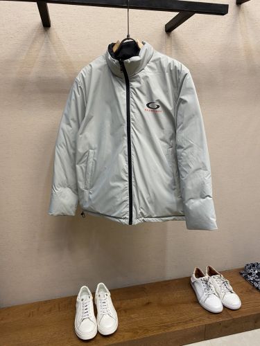 スタイリッシュ 2WAY バレンシアガ リバーシブル ダウンジャケット 偽物 ブルゾン