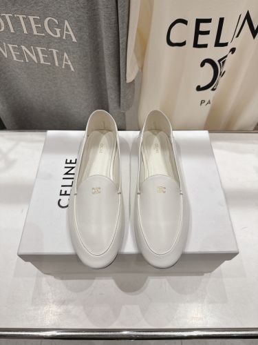 シンプル 上品 セリーヌ オーラ スリッポン ローファー スーパーコピー ホワイト