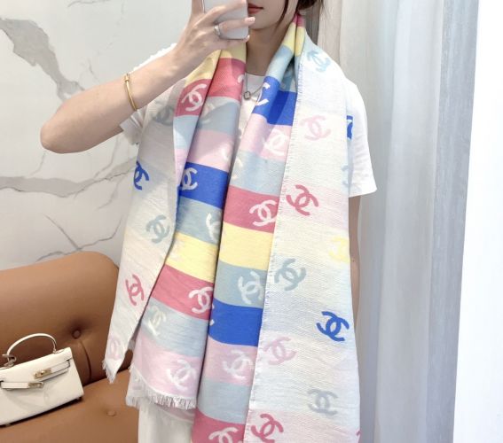 マルチカラー CCロゴ シャネル スカーフ コピー 目を引く 大判サイズ マフラー