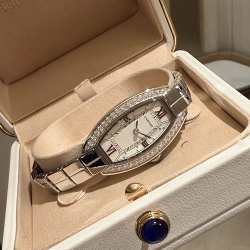 洗練された Cartier カルティエ ベニュワール ダイヤモンド レディースウォッチ 偽物 