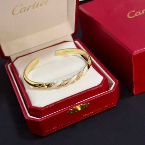 洗練された ツイスト バングル カルティエ ブレスレット 偽物 ゴールド