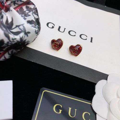 GUCCI グッチ インターロッキングG ハートモチーフ ピアス 偽物 合わせやすい