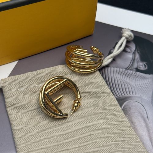 上品 洗練された フェンディ ファースト フープピアス 偽物 イヤリング