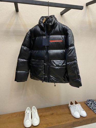 袖取り外し可 リネア・ロッサ 2WAY プラダ ダウンジャケット 偽物 