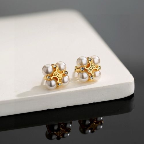 トリオンフ＆パール スタッズピアス セリーヌ イヤリング 偽物 合わせやすい