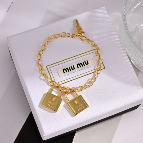 おしゃれ Miu Miu ミュウミュウ パドロック チャームブレスレット 偽物