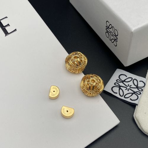 ロエベ イヤリング 偽物 スタイリッシュ 合わせやすい ピアス