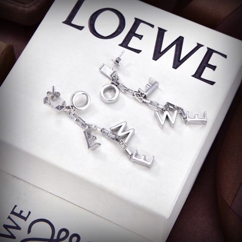LOEWE ロゴ ロングピアス ロエベ イヤリング 偽物 スタイリッシュ 人気