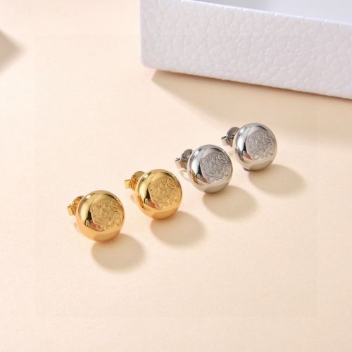 シンプル 上品 アナグラム スタッドピアス ロエベ イヤリング 偽物