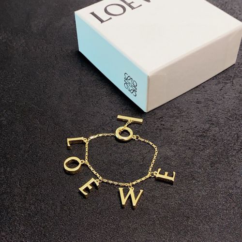 スタイリッシュ LOEWEロゴ チャーム ブレスレット ロエベ 偽物