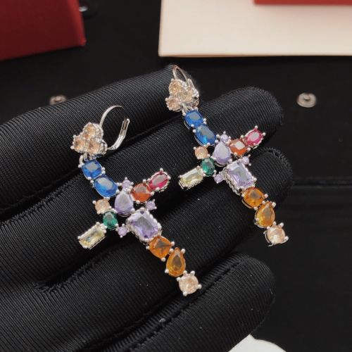 ドルチェ&ガッバーナ イヤリング 偽物 注目される マルチカラー クロスピアス