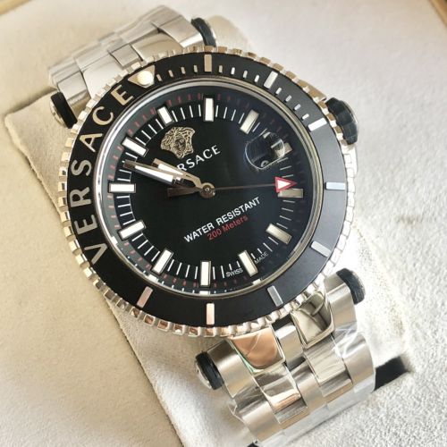 定番 スタイリッシュ ロゴ入り ヴェルサーチ 腕時計 偽物 46mm ウォッチ
