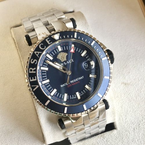 ヴェルサーチ 腕時計 偽物 定番 スタイリッシュ ロゴ入り 46mm ウォッチ