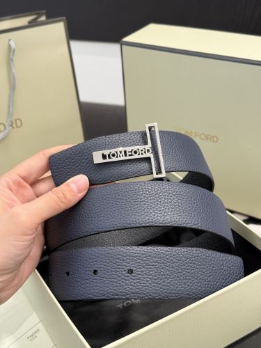 洗練された ロゴバックル 合わせやすい トムフォード ベルト 偽物 リバーシブル