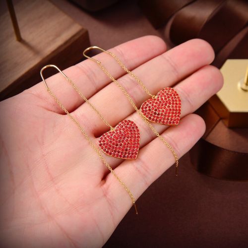 クリスタルパヴェ ロングチェーンピアス ヴァレンティノ イヤリング 偽物