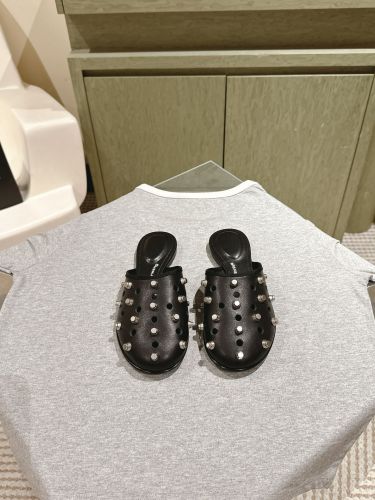 アレキサンダーワング サンダル 偽物 スタイリッシュ スタッズ レザーミュール ブラック