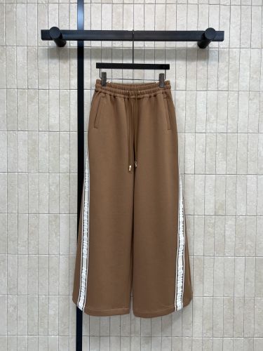 シグネチャーストライプ ワイドレッグ ジョギングパンツ ルイ・ヴィトン パンツ 偽物