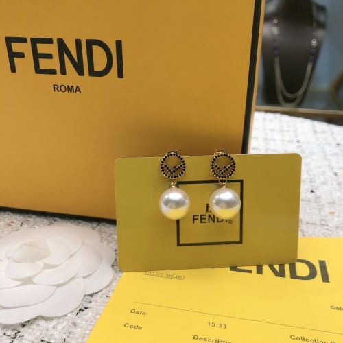 フェンディ イヤリング 偽物 エフ イズ フェンディ ロゴ × パール ピアス
