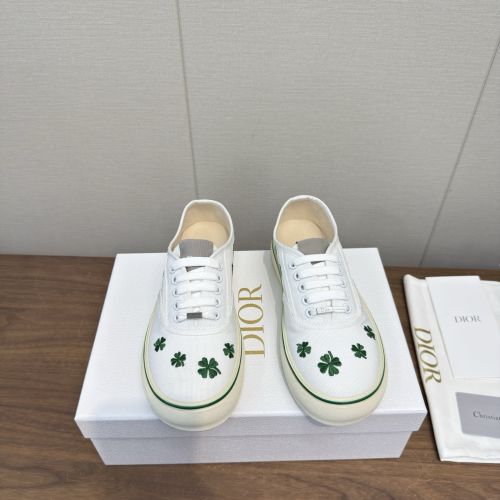 クリスチャン・ディオール Dior Saltwind スニーカー コピー 四葉のクローバー刺繍 ホワイト