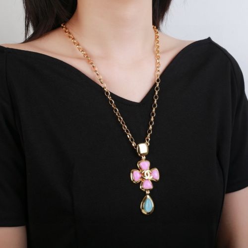 注目される スタイリッシュ シャネル ネックレス コピー アクセサリー