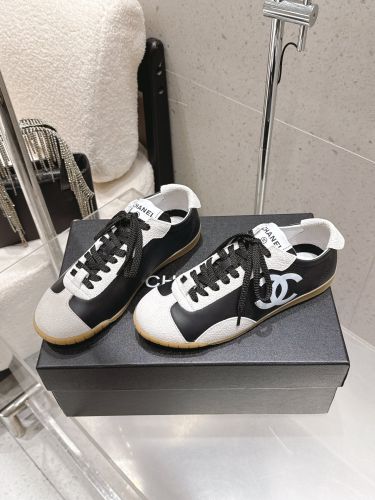 シャネル スニーカー スーパーコピー 洗練された お洒落 CCロゴ 