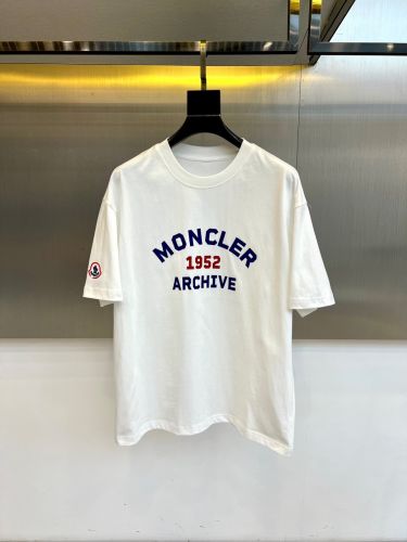 合わせやすい ロゴ入り 半袖Tシャツ モンクレール Tシャツ 偽物 ホワイト