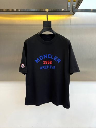 合わせやすい ロゴ入り 半袖Tシャツ モンクレール Tシャツ 偽物 ブラック
