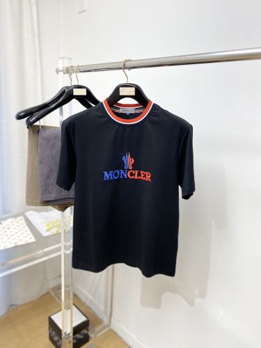 スタイリッシュ カジュアル 半袖Tシャツ モンクレール Tシャツ 偽物 ブラック