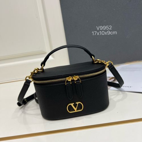 Vロゴ シグネチャー バニティバッグ ヴァレンティノ バッグ コピー ブラック