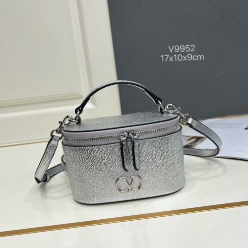 ヴァレンティノ バッグ コピー Vロゴ シグネチャー バニティバッグ シルバー