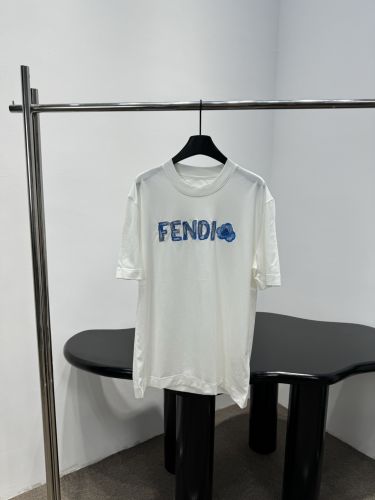 ユニセックス ロゴ コットン 半袖Tシャツ フェンディ Tシャツ 偽物 ホワイト