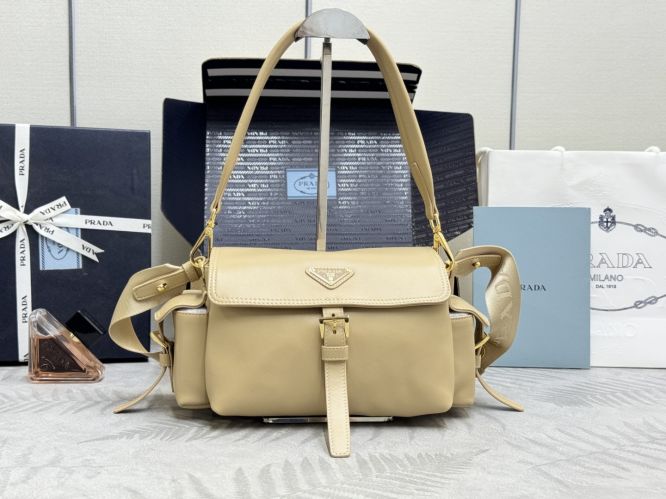 上品 ナッパレザー ショルダーバッグ プラダ バッグ スーパーコピー 1BD394 アイボリー