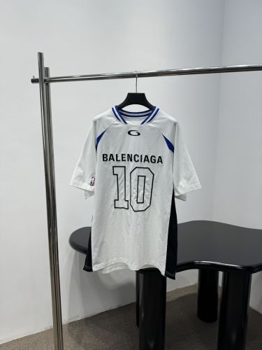 BALENCIAGA x NBA オーバーサイズ ロゴ刺繍 コットン Tシャツ コピー 偽物 ホワイト