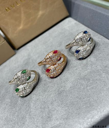 セルペンティ フルパヴェ リング ブルガリ 指輪 偽物 エレガント
